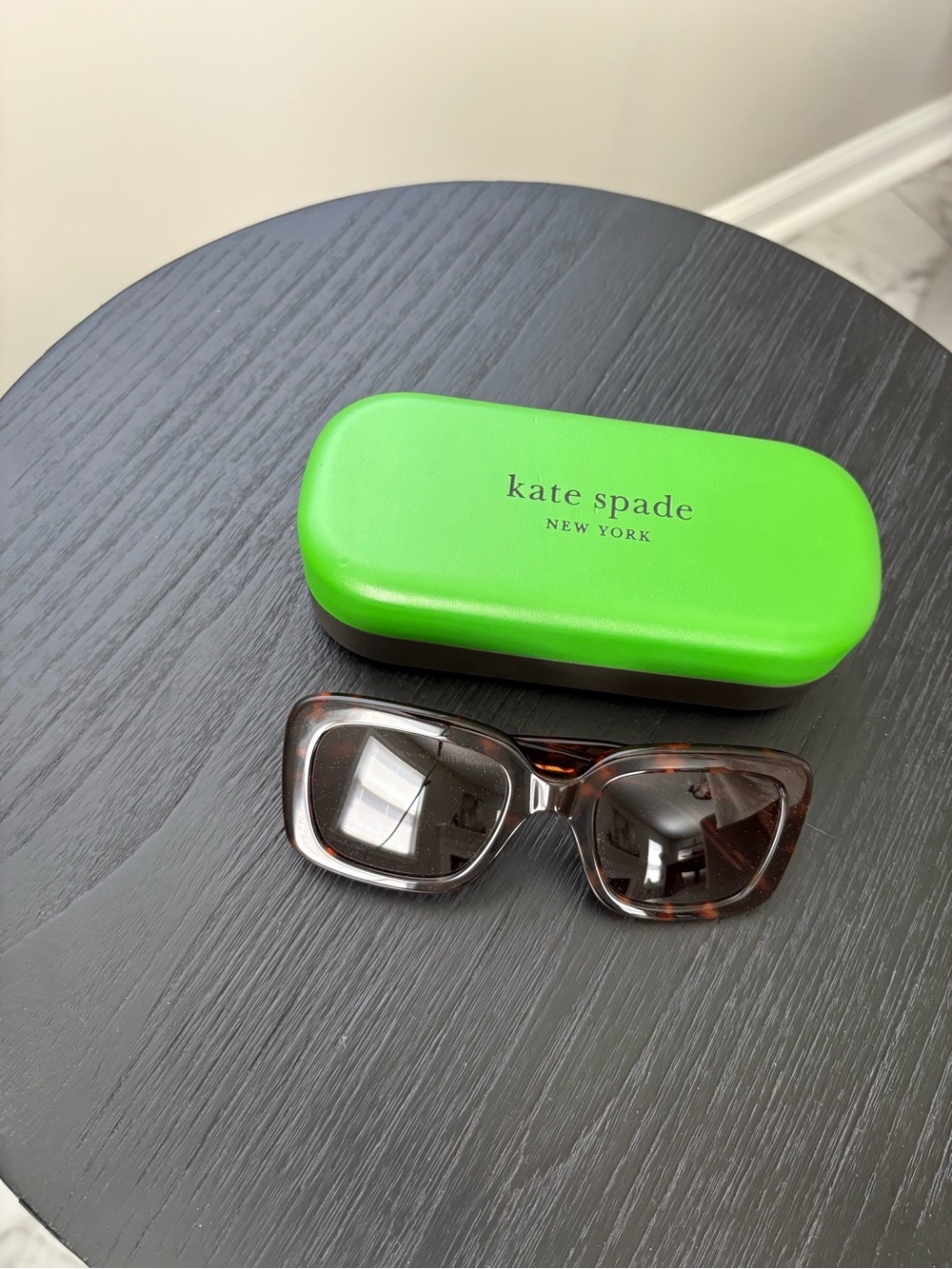NEW kate spade Tortoise Square Sunglasses with Brown Gradient Lenses - Picture 2 of 6